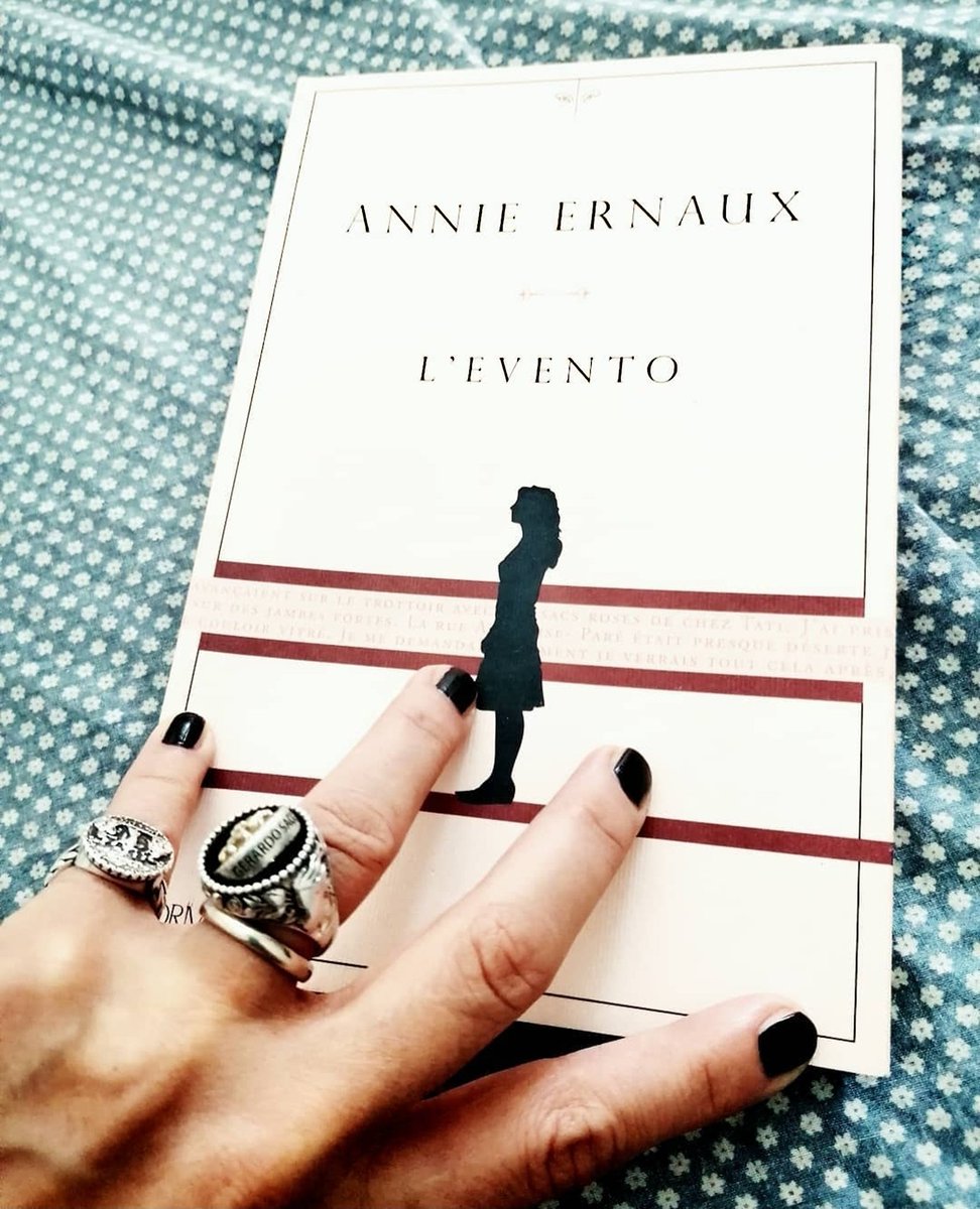 30giorninprova's tweet photo. Esiste "una catena invisibile in cui stanno fianco a fianco artiste, scrittrici, eroine dei romanzi, donne della mia infanzia. Ho l'impressione che la mia storia sia in loro."

E la tua in noi

#annieernaux #levento https://t.co/Sd1657NRuO