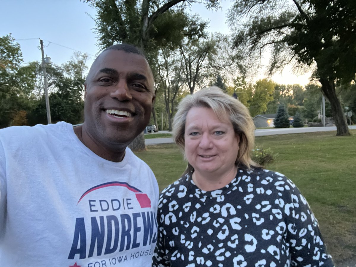 eddieandrews's tweet photo. Honored to receive the support of #Saylor Township trustee (city council member) and now-former Democrat Rhonda Hosler. Let’s do this! #grateful
#peoplefirst #eddie4iowa #saylorville #neverstophelping #loveGodlovepeople https://t.co/8zaVQnvFwq