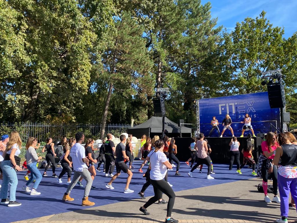 AssurCoach's tweet photo. Qu'il est bon ce FITEX, qu'il est bonπ!
Good vibes sous un soleil superbe.
#Fitex #Fitexparis #coaching #paris #personaltrainer #headtrainer #gacoachs #fitness #salon #coachsportif https://t.co/ZAjUGLmvDs