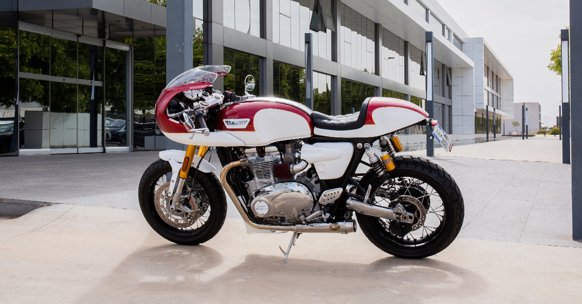 D. Graziella, es toda una belleza de moto que recoge las principales características de una auténtica #CafeRacer. Cúpula, colín y quilla; los elementos que la hacen perfecta para los más románticos del estilo. #thruxton1200 
bit.ly/3EdrT2k