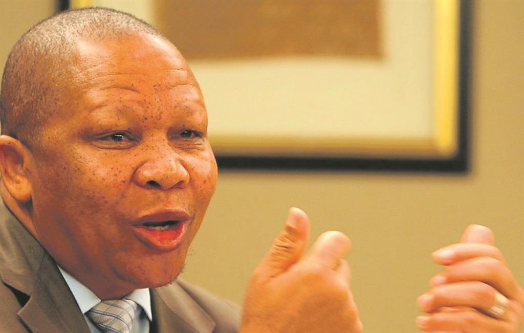 City_Press's tweet photo. Alfred Nevhutanda, the former chairperson of the National Lottery Commission apparently pocketed millions from this shady scheme. In 2016 he bought himself a Rolls Royce worth R6.3 million and a mansion in Pretoria valued at R27 million https://t.co/ZdzKZvckfw. https://t.co/MQylg1fwDL