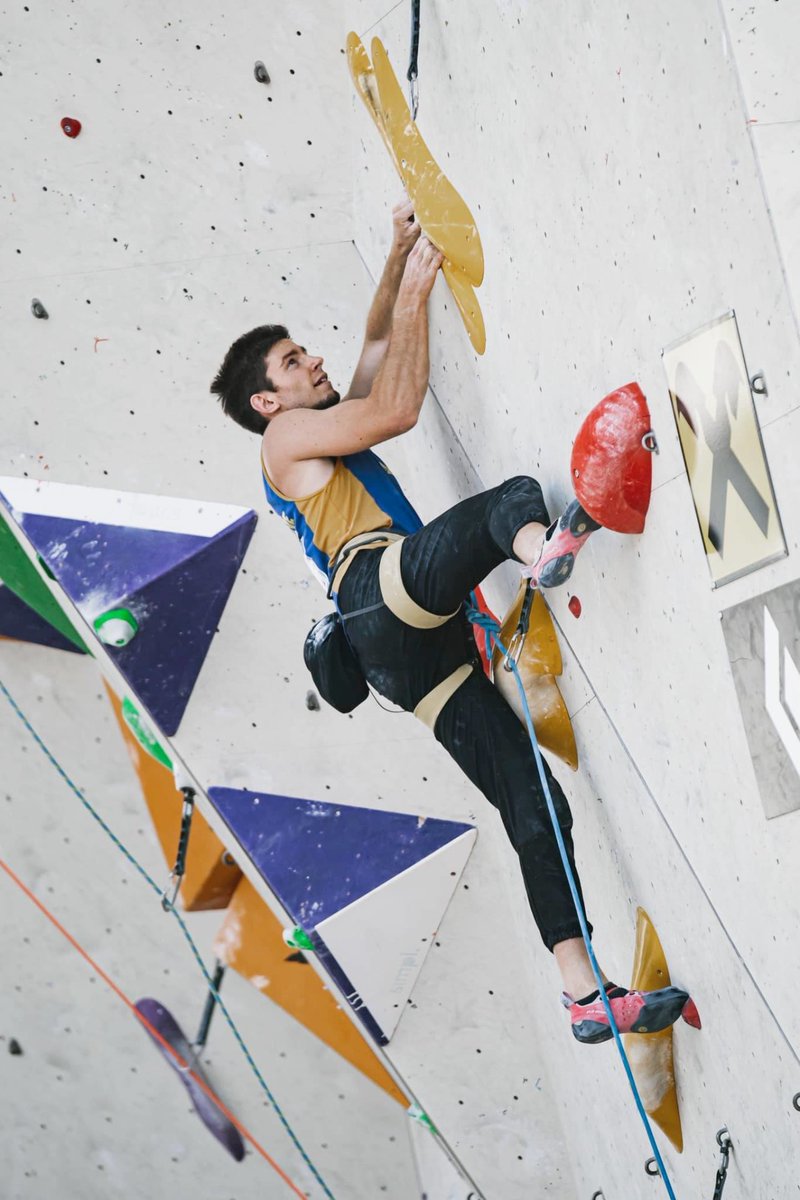 SymmetricalAI's tweet image. In this week&apos;s &quot;Life at Symmetrical&quot; feature, we&apos;re focusing on Frontend Engineer Roman Batsenko, who may or may not be your friendly neighborhood Spider-Man after working hours. You be the judge!

#climbing #payroll #payrollyouwonthate #people #employerbranding #afterhours