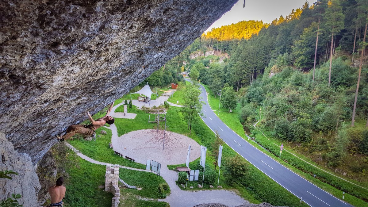SymmetricalAI's tweet image. In this week&apos;s &quot;Life at Symmetrical&quot; feature, we&apos;re focusing on Frontend Engineer Roman Batsenko, who may or may not be your friendly neighborhood Spider-Man after working hours. You be the judge!

#climbing #payroll #payrollyouwonthate #people #employerbranding #afterhours
