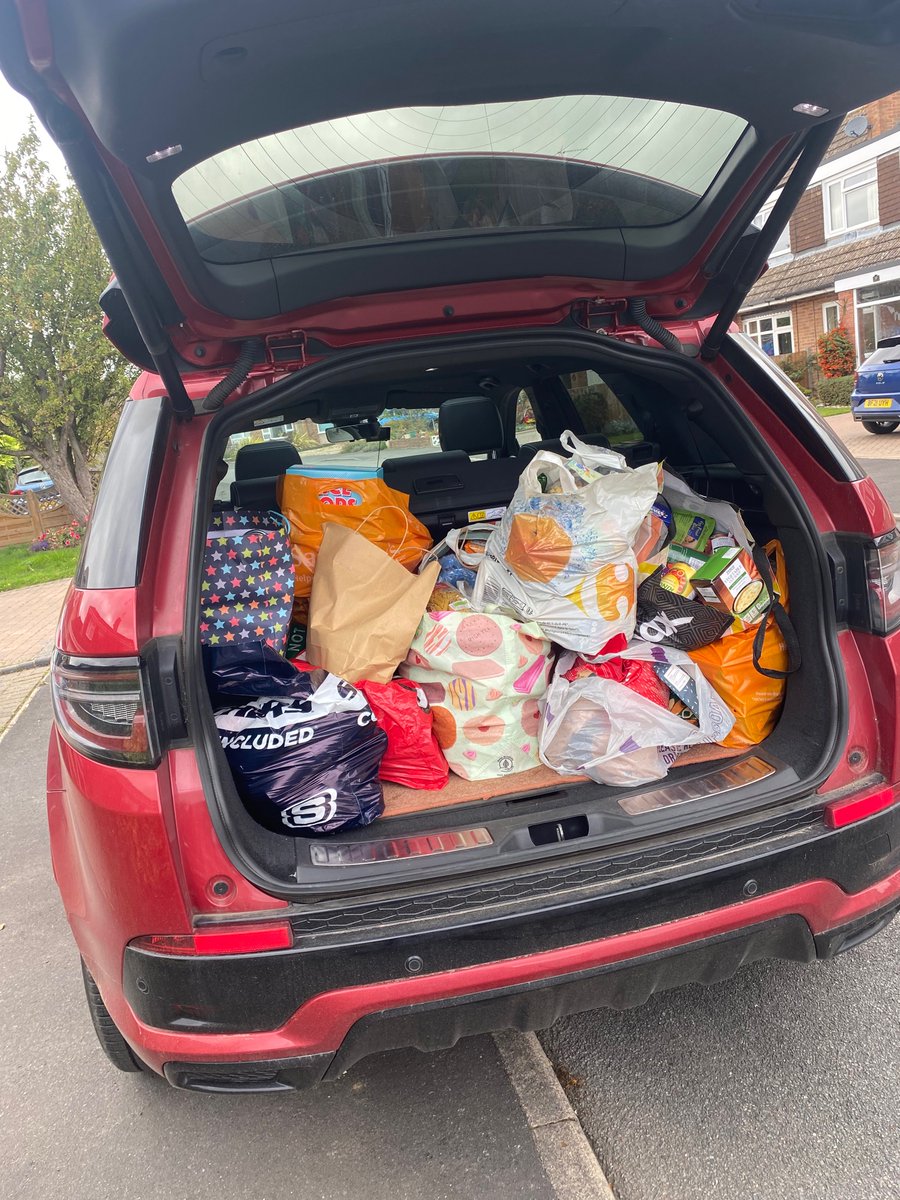 Barfordstpeters's tweet photo. First load of Harvest festival donations being delivered to a local food bank. Thank you for your continued generosity.
#bspRE #bspPSHE https://t.co/1emUc6o4uD