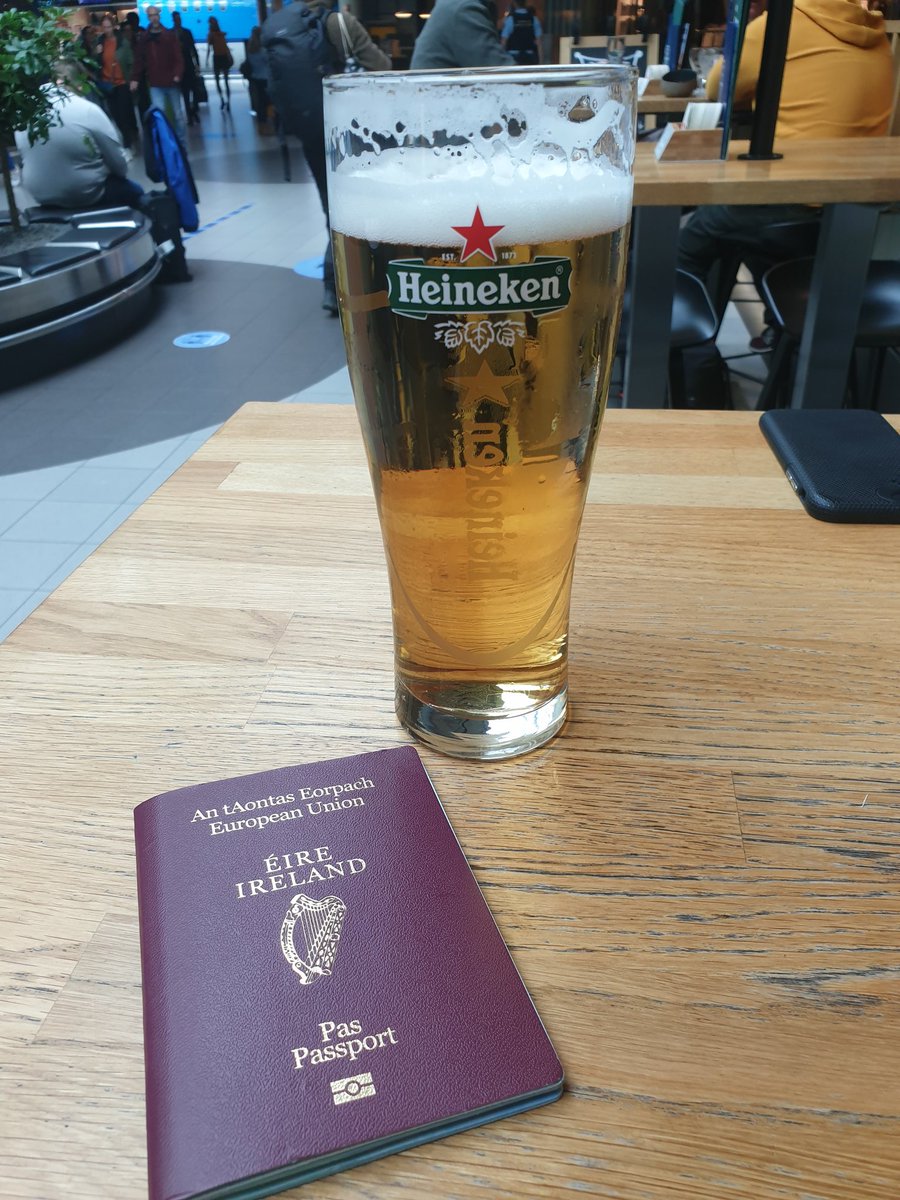 kengamble79's tweet photo. Waiting on friends getting through customs #irishpassport #betteroffin https://t.co/hmLPaPFZwe