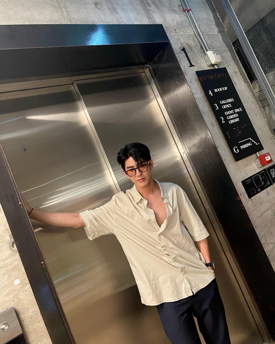 Sea_tawinan's tweet photo. I Met You On Rainy Day ⛈️ https://t.co/XxQGiJ6KFe
