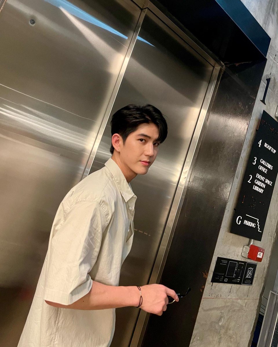 Sea_tawinan's tweet photo. I Met You On Rainy Day ⛈️ https://t.co/XxQGiJ6KFe