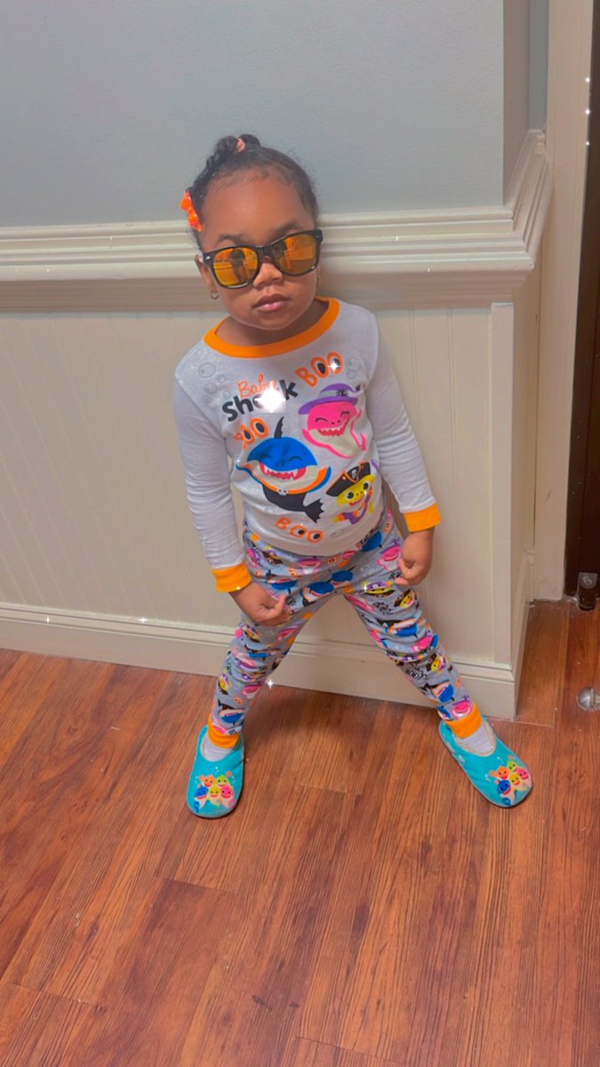 itsyeezyho's tweet photo. 🎃pajama day https://t.co/D9qH6temMM