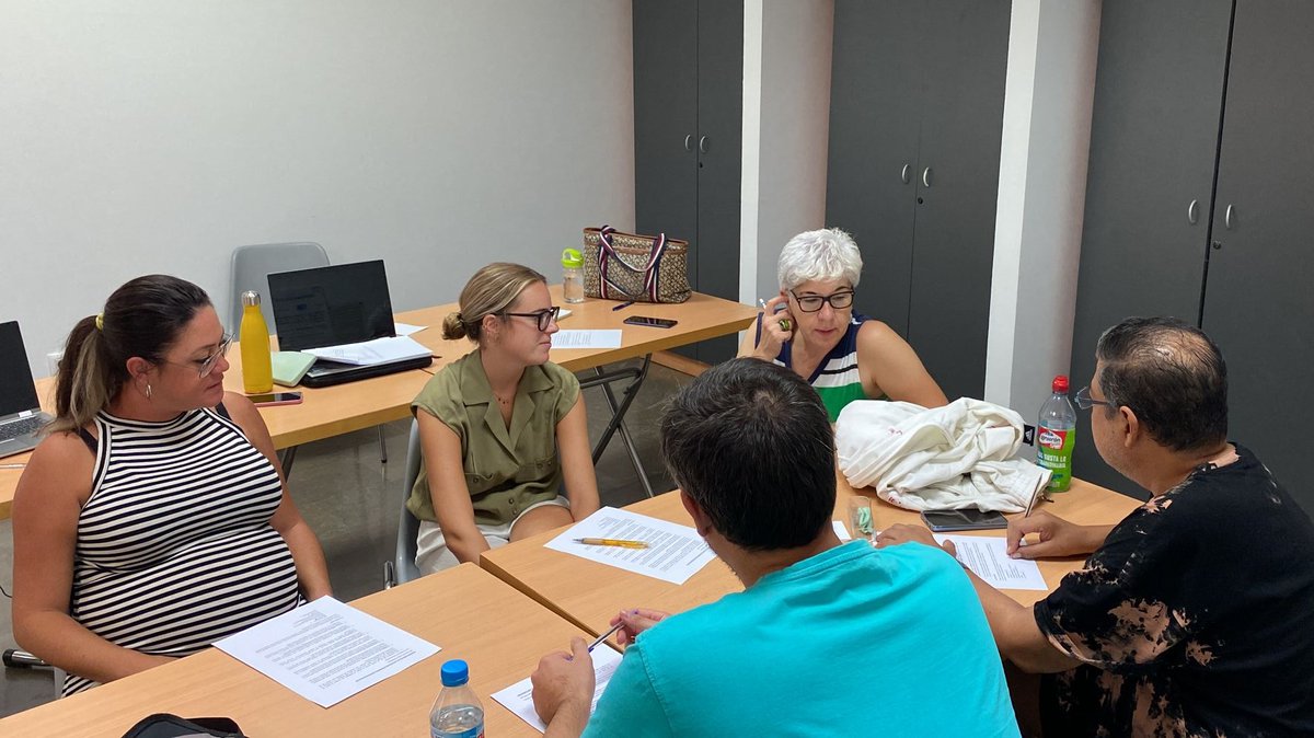 nesiforum's tweet photo. La formación presencial de #Tech4GoodbyNESI finaliza hoy en #Sevilla con la sesión sobre "Liderazgo y Habilidades Blandas". Encantados con este grupo de personas que buscan añadir un propósito de impacto positivo a su perfil profesional
#empleaverde @FBiodiversidad @mitecogob https://t.co/d30VrazHLm