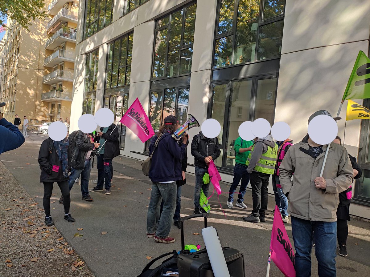 SolInfoNat's tweet photo. 📢 SOLUTEC - l'entreprise qui licencie pour des post-its

Nous étions présents à Lyon pour soutenir notre camarade contre la répression syndicale de la société #Solutec.

#SolidairesRhone #repressionsyndicale https://t.co/IAWigKH6P0