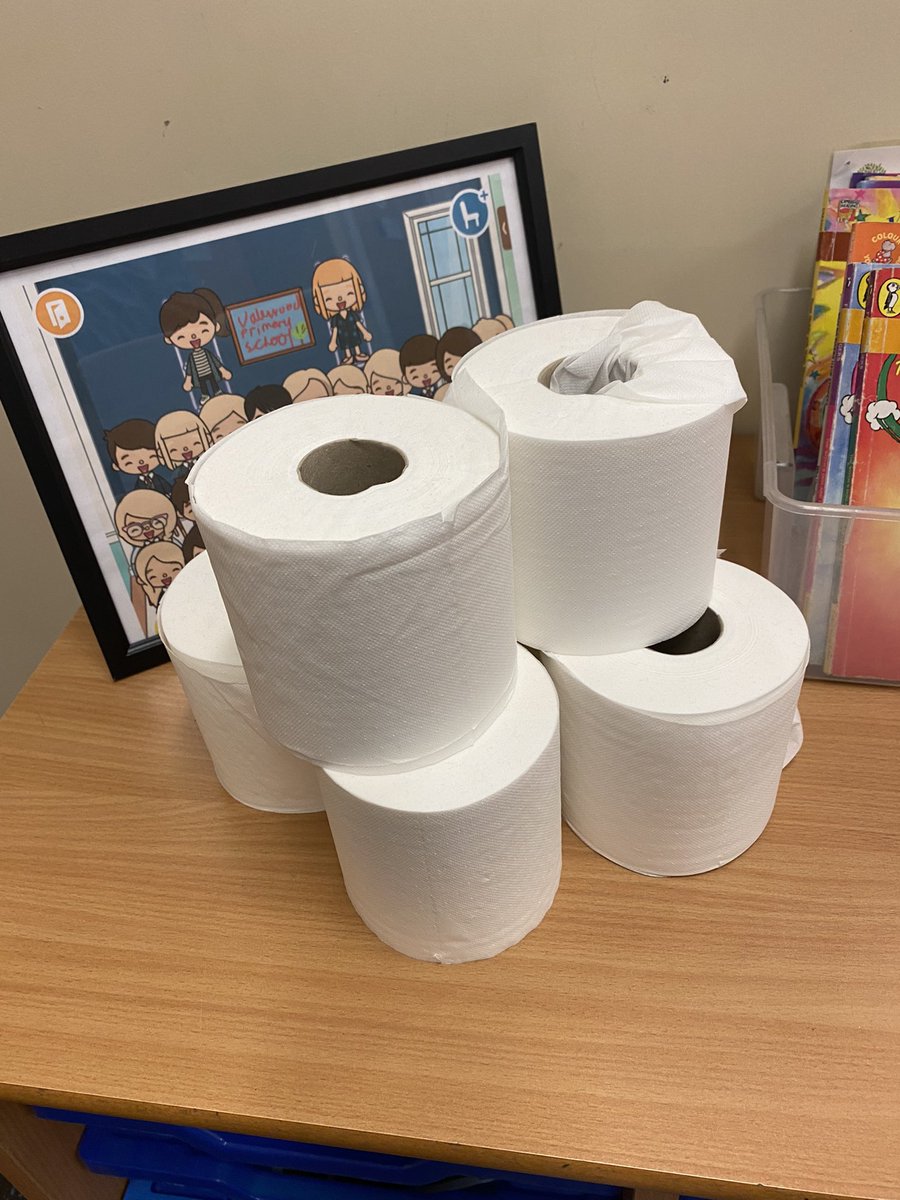 ValewoodPrimary's tweet photo. Toilet rolls in the classroom?! 🧐😱 This can only mean one thing… it’s time for a #HistoryTimeLine! Team 6 have been working on their chronology. ⭐️👫👏🏼 https://t.co/dQUt9gsFov