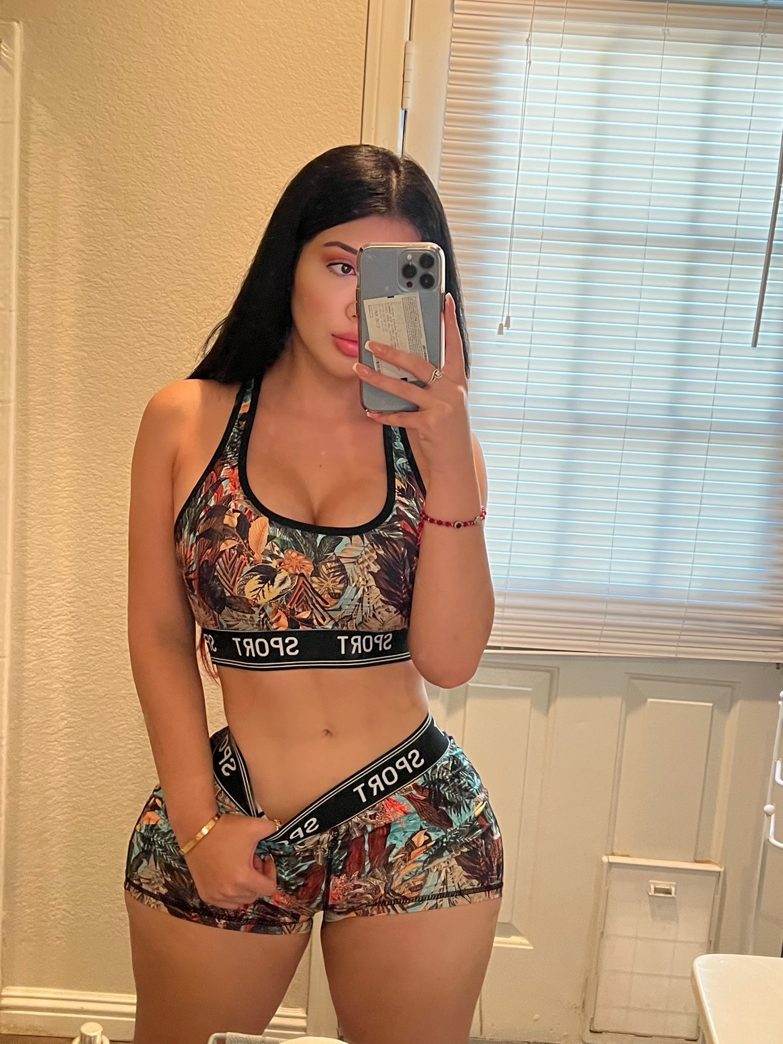 Lilianaheartsss on Twitter "Goodmorning 🤝 https//t.co/2wCdwgDRxT