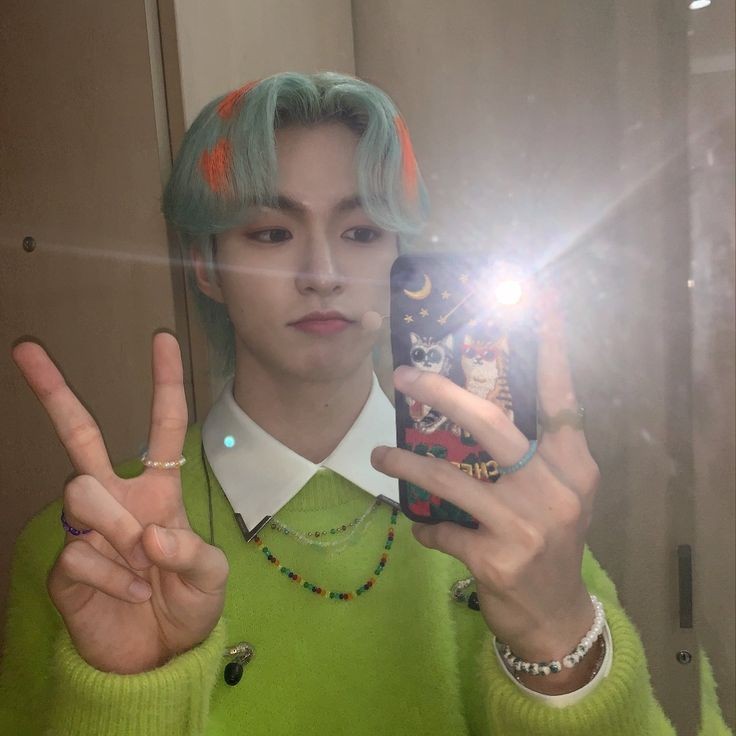 JJ0NGPURIN's tweet photo. Today is Elring selca day 💕✨
.
.
.
#elringselcaday #elring #elast #Selca #romin #choiyoungmin #elastromin #rominelast #selcaday #kpop #elastkpop @ELASTofficial https://t.co/VGuERtXgZN