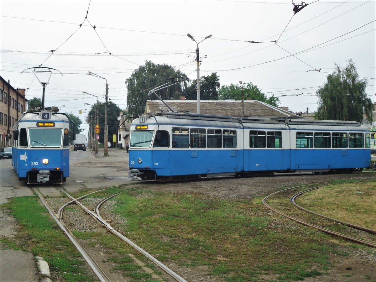 tramathon's tweet photo. But the 'Mirages' still rule the city before finally the #Tram2000 from #Zurich will arrive 😇 https://t.co/757QAKKg8R