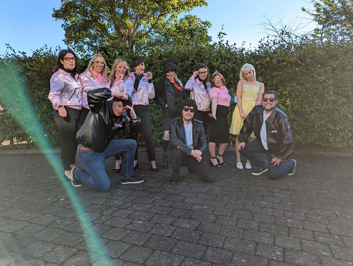AlixJac's tweet image. Just a typical Friday 😂 @ThompsonMaire’s team ❤️
