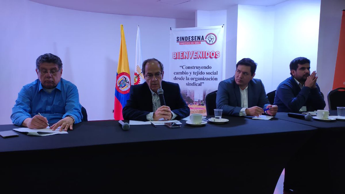 sindesenacol's tweet photo. Segundo día de la capacitación de dirigentes sindicales de SINDESENA, hoy con nuestro compañero @wilsonariasc, el doctor @ecuarauz, el doctor Daniel Libreros y el doctor Cesar Giraldo hablando de coyuntura nacional e internacional, de trabajo y de economía popular https://t.co/B6lAL96sCo
