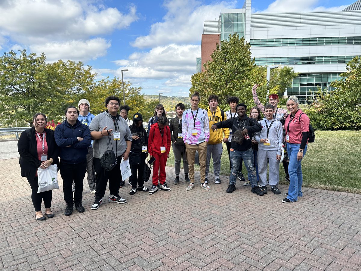 denise_goller's tweet photo. Spent the day exploring what Cincinnati State has to offer after High School! @cincistate @Lakota_Central @LisaKiese #beyondhighschool #careeropportunities #WEareLakota #LakotaCentral https://t.co/uKN6EnlmE2