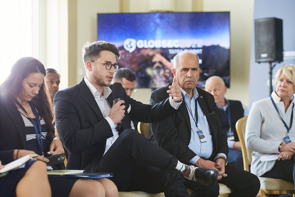 AndrejStancik's tweet photo. #TATRASummit organized by @GLOBSEC in Slovak beautiful @HighTatrasSlova 🏔️ starts! 
I am glad to exchange views on the energy crisis caused by Russian aggression in Ukraine 🇺🇦 with @AndrejaMetelko, @adam_alec and @SallyPainter1. https://t.co/HfcOImL57g