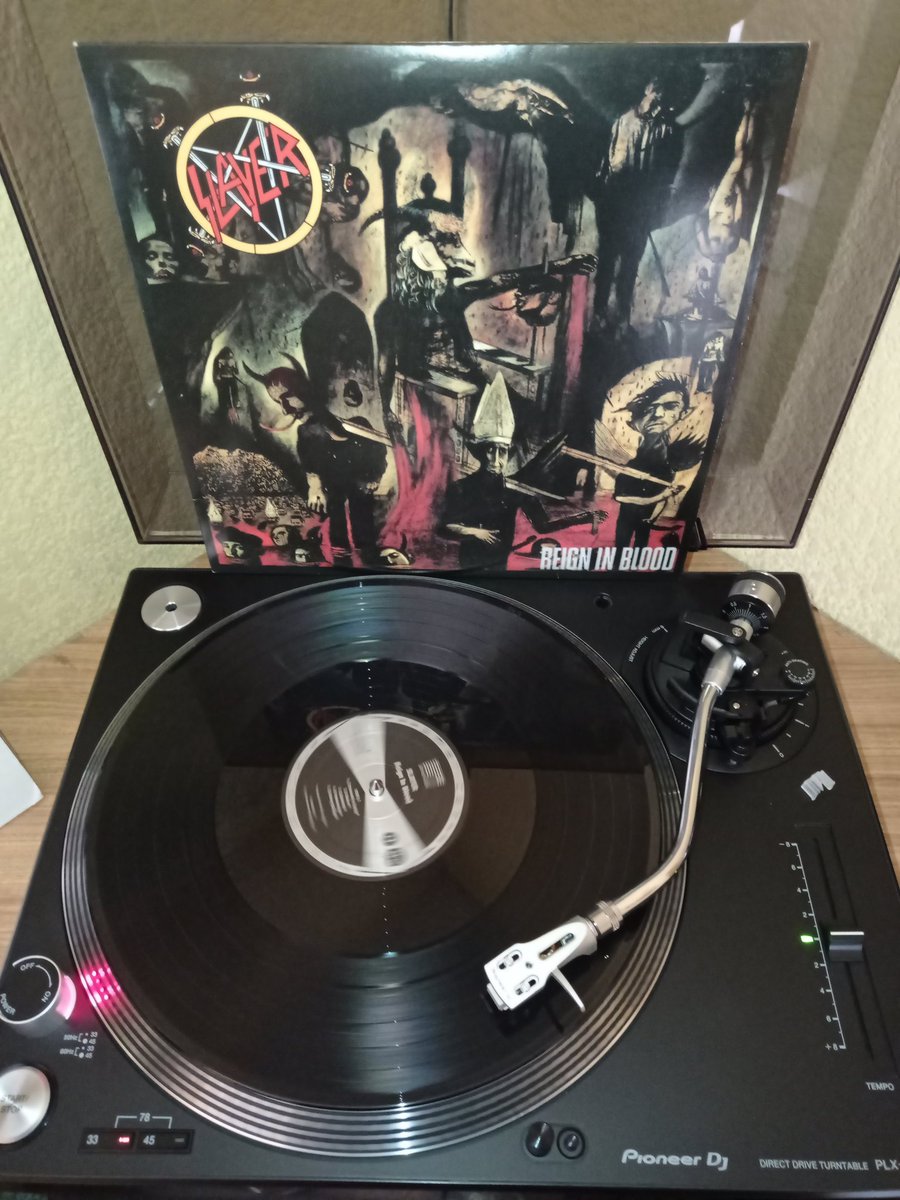 #ThrashBirthday Reign in Blood, la biblia del #ThrashMetal simple y sencillo 🤘🤨🤘😲 @Slayer 🇺🇲 #ReignBlood #AngelOfDeath #JesusSaves #RainingBlood #Necrophobic #vinylrecords #vinylcommunity #vinylcollector #TomAraya #JeffHanneman #KerryKing #DaveLombardo #Slayer