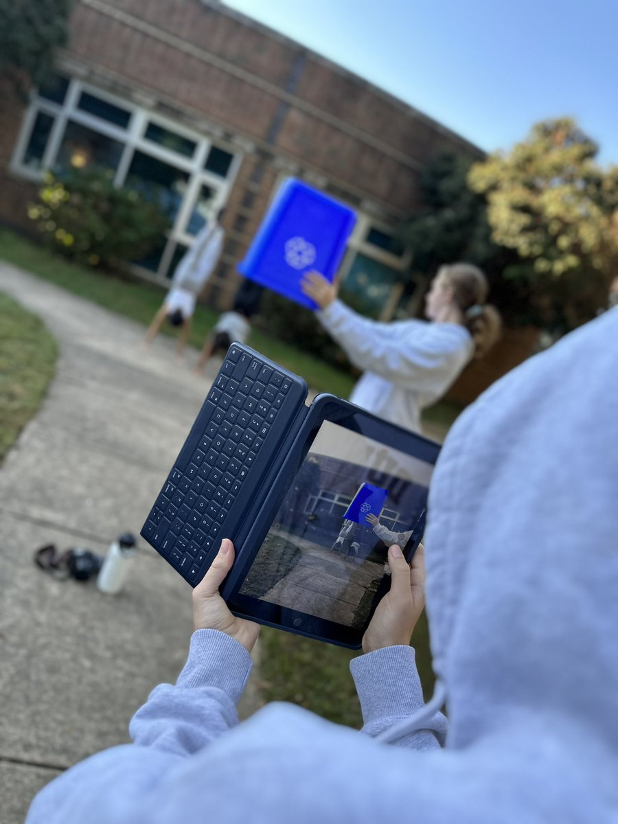 BusEdFun4U's tweet image. Mrs. Briones’s Photography &amp;amp; Digital Media class takes their skills outside to capture some Forced Perspective Photographs. @BoykinBryan @HokieAEK @Ashley83859234