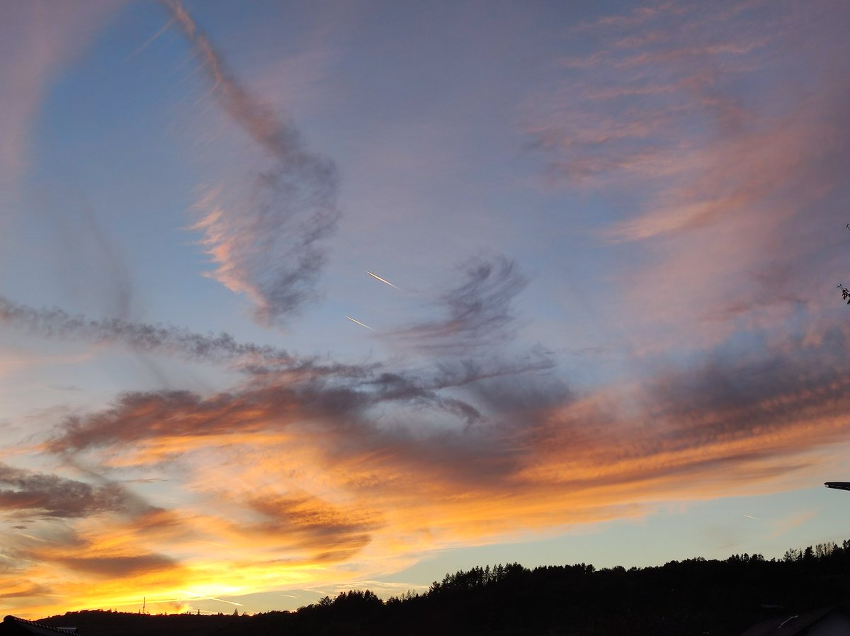 KerstinAx82's tweet photo. Abendhimmel. #abendhimmel #sunset #sonnenuntergang https://t.co/UiQpD01uwg