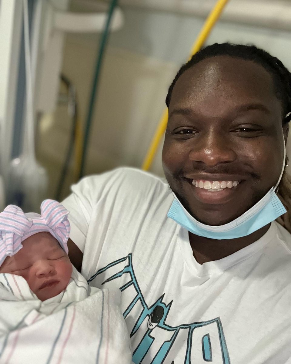 It’s a girl ❤️

Beautiful Love Lee
5lbs. 14 oz. 
18.5 in. 
10/6/22 
2:08 pm

<a href="/Gib_Gabbz/">Gabby</a> you are incredible. I love you and thank you, yet again, for changing my life.