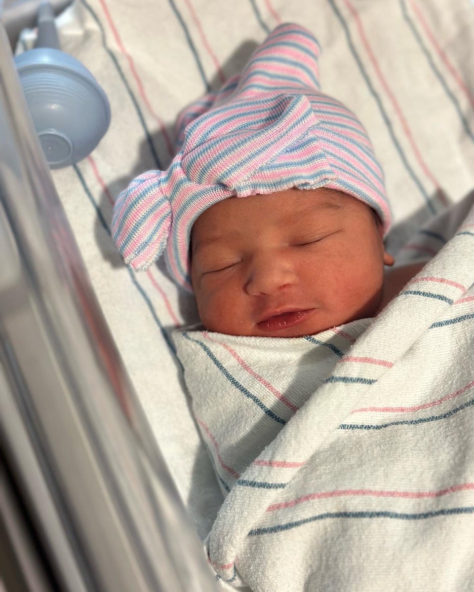theofficialclee's tweet photo. It’s a girl ❤️

Beautiful Love Lee
5lbs. 14 oz. 
18.5 in. 
10/6/22 
2:08 pm

@Gib_Gabbz you are incredible. I love you and thank you, yet again, for changing my life. https://t.co/vk9v4g7cv1