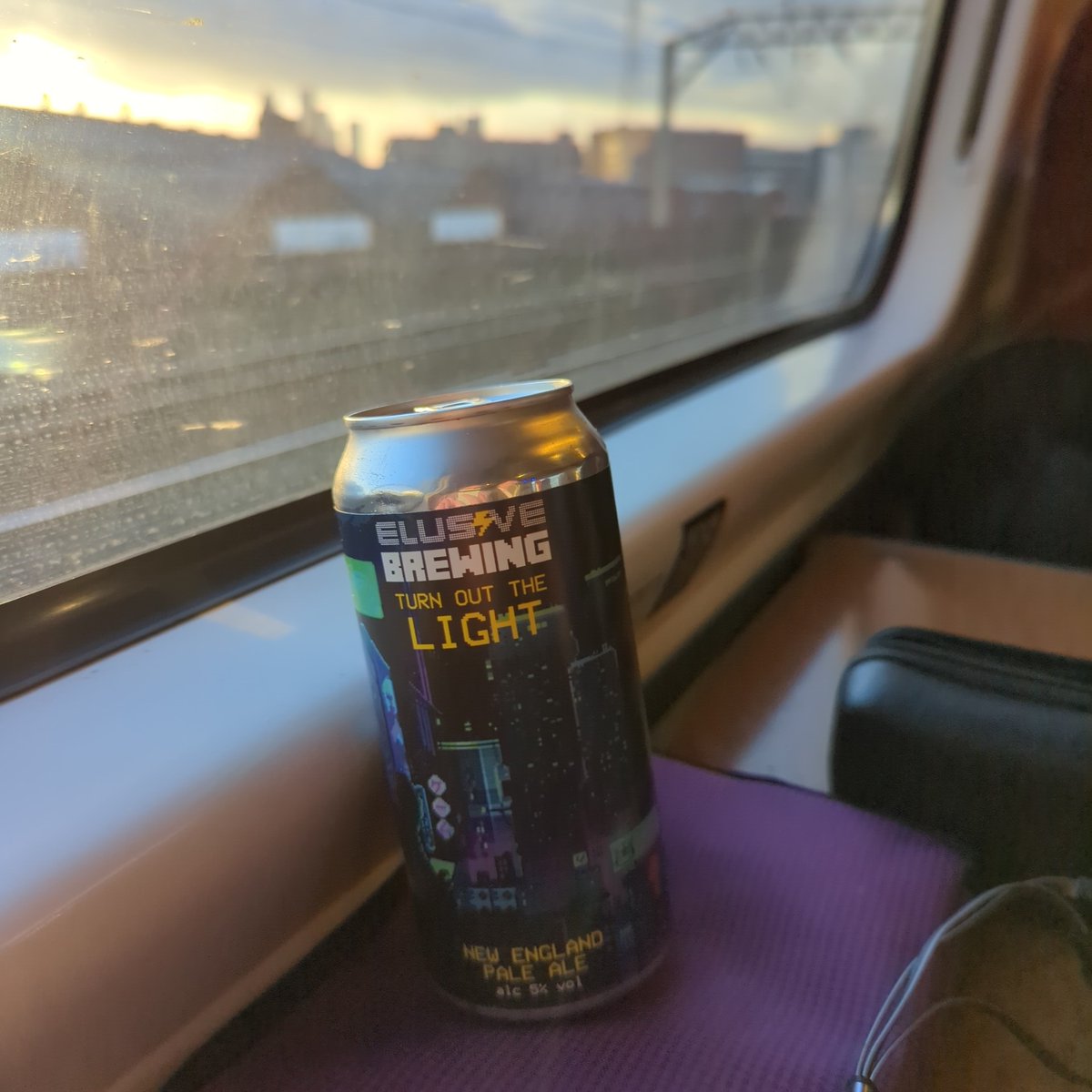 rcaller's tweet photo. On my way to London for @brew_con_london time for an @ElusiveBrew train beer https://t.co/GZn8OpCoV8
