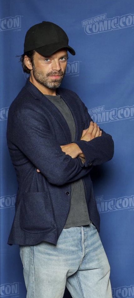 sebstansp's tweet photo. 📷 Sebastian Stan en la Comic Con de Nueva York! https://t.co/K28PKSblAT