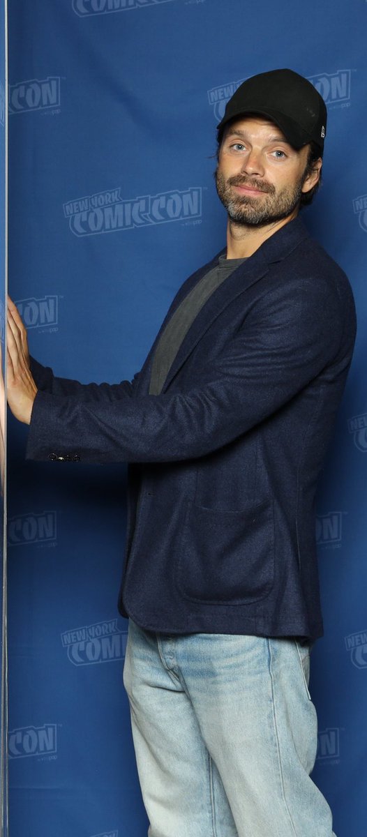 sebstansp's tweet photo. 📷 Sebastian Stan en la Comic Con de Nueva York! https://t.co/K28PKSblAT