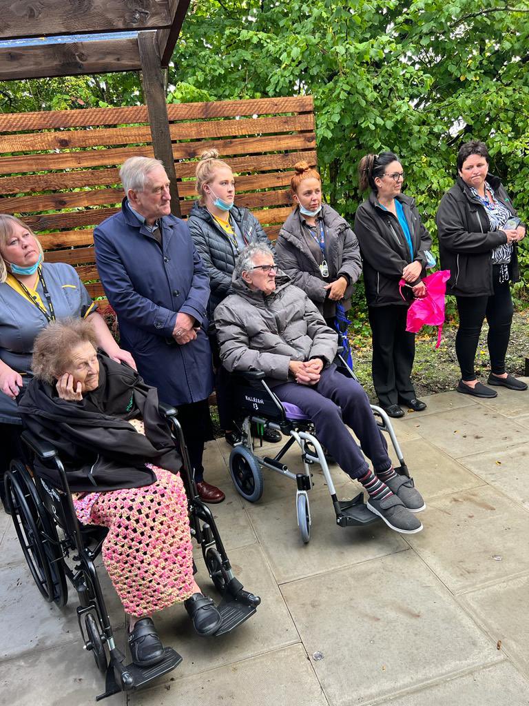 IMCTierBury's tweet photo. Fantastic day opening the garden at Killelea House. Thanks to @BespokeLd for the transformation. @CosaleaWalshaw will be using the garden to grow produce. @buryidc @BuryCouncil @adysw23 @loumx5 @DelysiaHawley https://t.co/FiiG3yqDiR