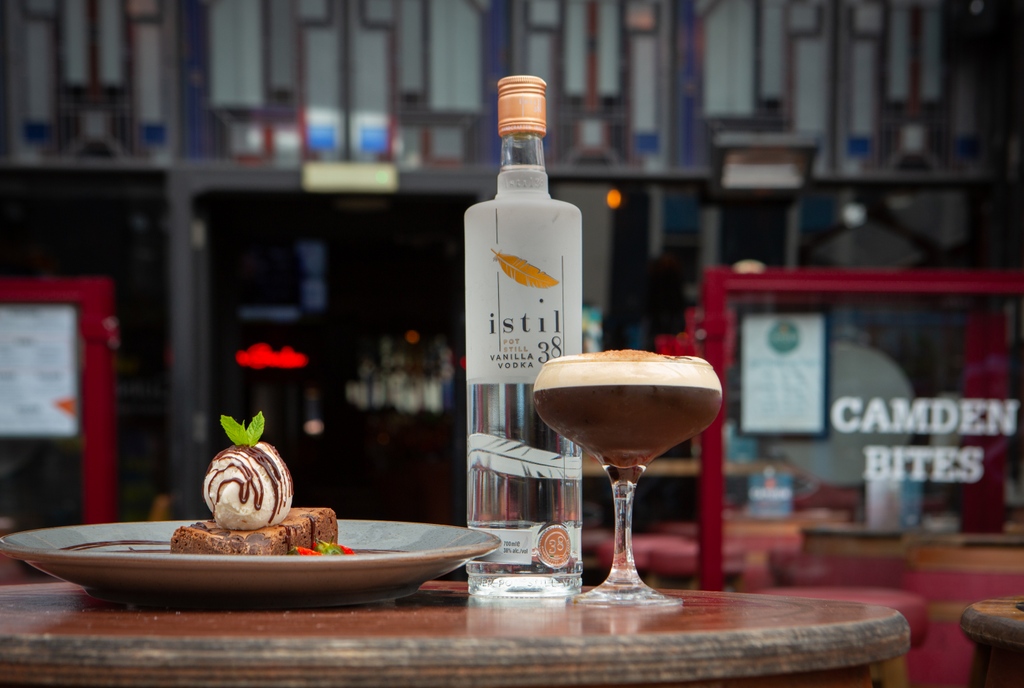 Thetaste_ie's tweet photo. @IrishBeverages is very proud to share details of their first Irish Food &amp; Drink Month festival – a nationwide celebration of pairing Irish foods with Irish drinks running in October. 🍽️🍷

More: https://t.co/1LNAC3o2xD

#EatIrish #DrinkIrish #IrishFood #GreatIrishBeverages https://t.co/z41zX37p1n