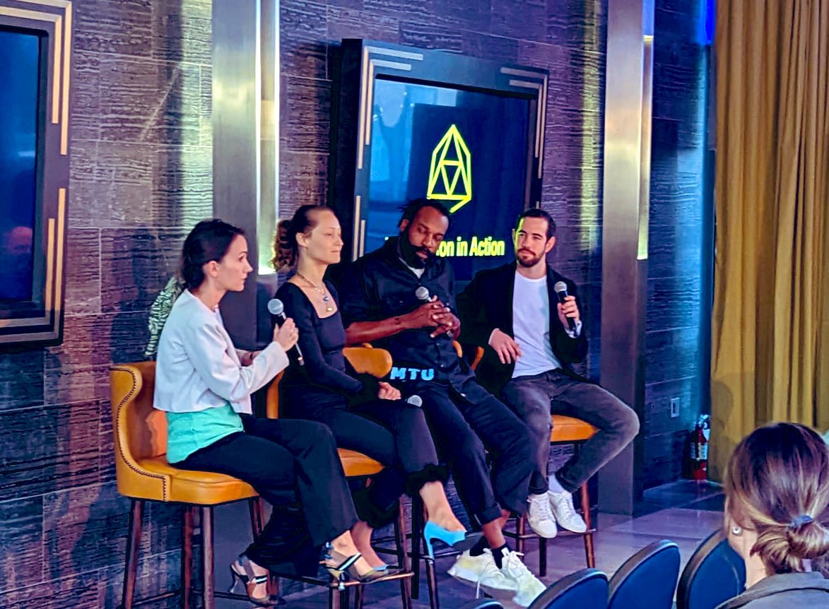 SanjaKon's tweet photo. I had a blast moderating the tokenisation panel yesterday at @imaginationxyz with @BaronDavis @ben_rounds and Daria Shapovalova🔥 

We talked about using #NFTs for good, disintermediation of traditional middleman, digital fashion … and so much more 😀 https://t.co/pjo7wzSRc2