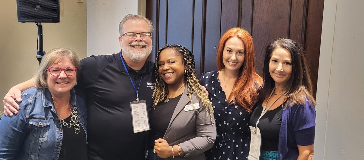 psusdcte's tweet photo. CCCAOE conference! Kevin Fleming, keynote speaker. @OneFutureCV @DesertSandsUSD @CollegeCareerDS @CVUnified @PSUSD #collegeandcareer #psusdproud @PSUSD_CCReady https://t.co/RmST6978sJ