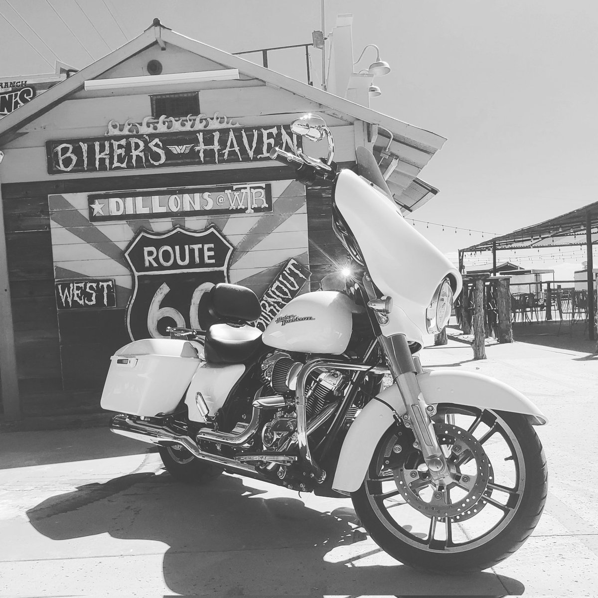 Thirteenhog's tweet photo. https://t.co/yzbzfOLOwT #13Hog #ThirteenHog #FLHXS #StreetGlideSpecial #Hog #Harley #HarleyDavidsonStreetGlideSpecial #HarleyDavidson #MilwaukeeEight #Az #Arizona #MorristownAz https://t.co/rwpLepkwmL