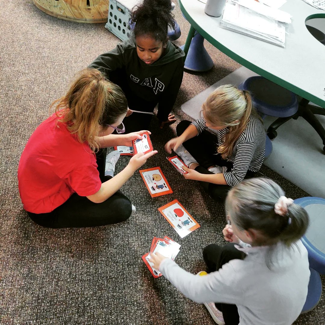 SchultzHartley3's tweet photo. Complete/Incomplete sentence sorting in small groups today. https://t.co/ioXLH8OGgG