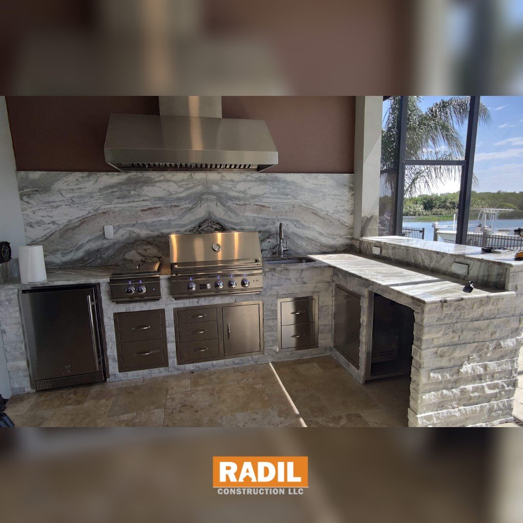 This kitchen in Parrish, FL! It features a Summerset grill, doors and power burner, level 3 granite, and a spot for his roll around smoker! 🙌

#summersetgrills #summersetprofessionalgrills #cook #cooking #backyard #backyardcooking #outdoorcooking
