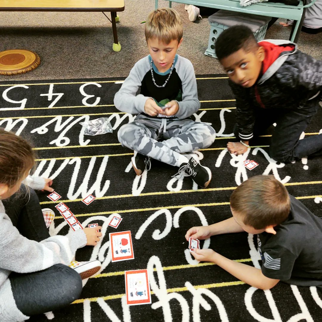 SchultzHartley3's tweet photo. Complete/Incomplete sentence sorting in small groups today. https://t.co/ioXLH8OGgG