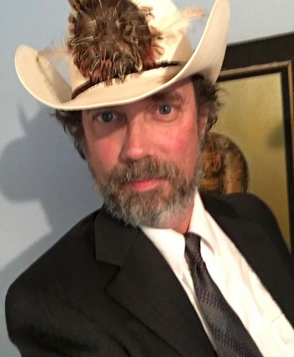 #LouisvilleMusic Show TONIGHT with @JohnnyBerry10 and #TheOutliers at <a href="/highhorsebarlou/">HighHorseBar</a>! Music starts at 8pm and goes ‘til 11:30pm! Shoot, Darn, Yeah — this #HillbillyStar will be playing his unparalleled brand of #HonkyTonk &amp; Traditional #CountryMusic! Put your dancing shoes on!