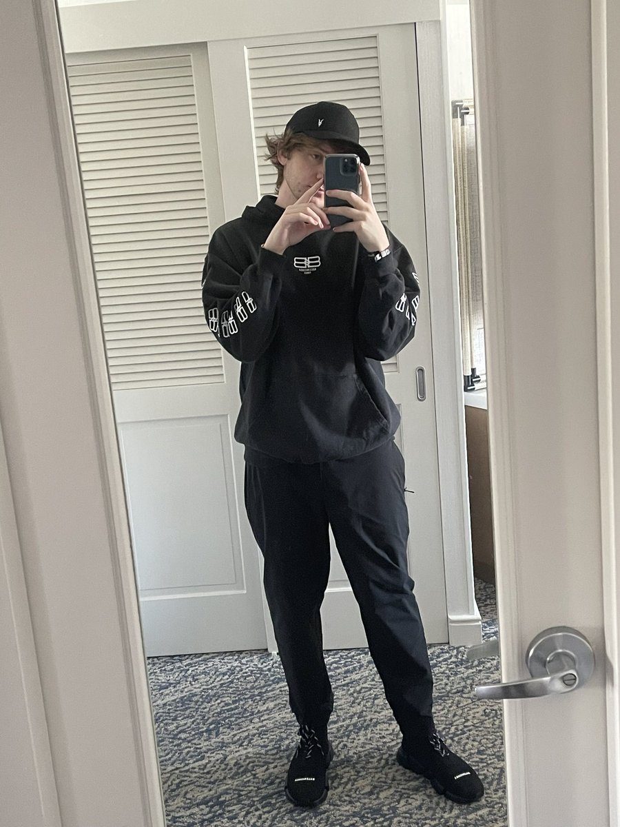 Punz0P's tweet photo. Day 2, idk if i’m doin this everyday https://t.co/EHoSPSrkWW
