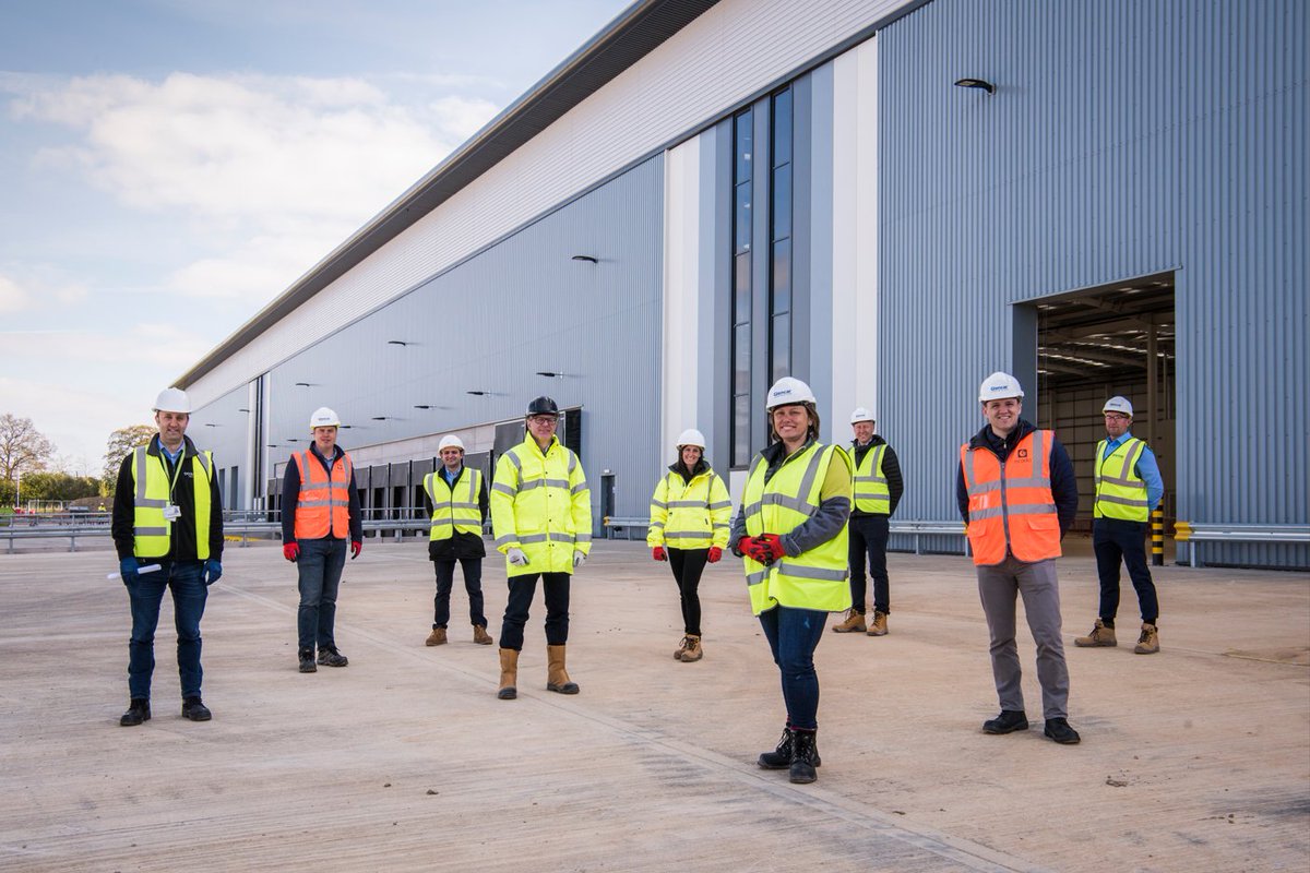 OcadoEng's tweet photo. 📢Our Bicester Customer Fulfilment Centre is now live! 

Congratulations to the team involved and a huge thank you for all your hard work. https://t.co/FI9KBkasbm
