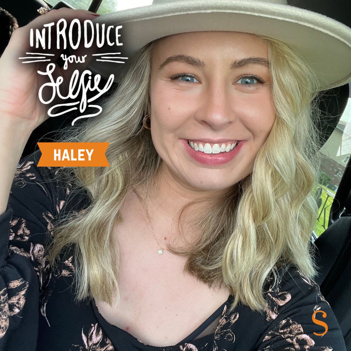 Peoria Native | Former Gymnast | Ice Cream Lover

Say hello to Haley – she recently joined Simantel as an Account Planner. We’re so happy to have her on the Simantel team!
#IntroduceYourSelfie