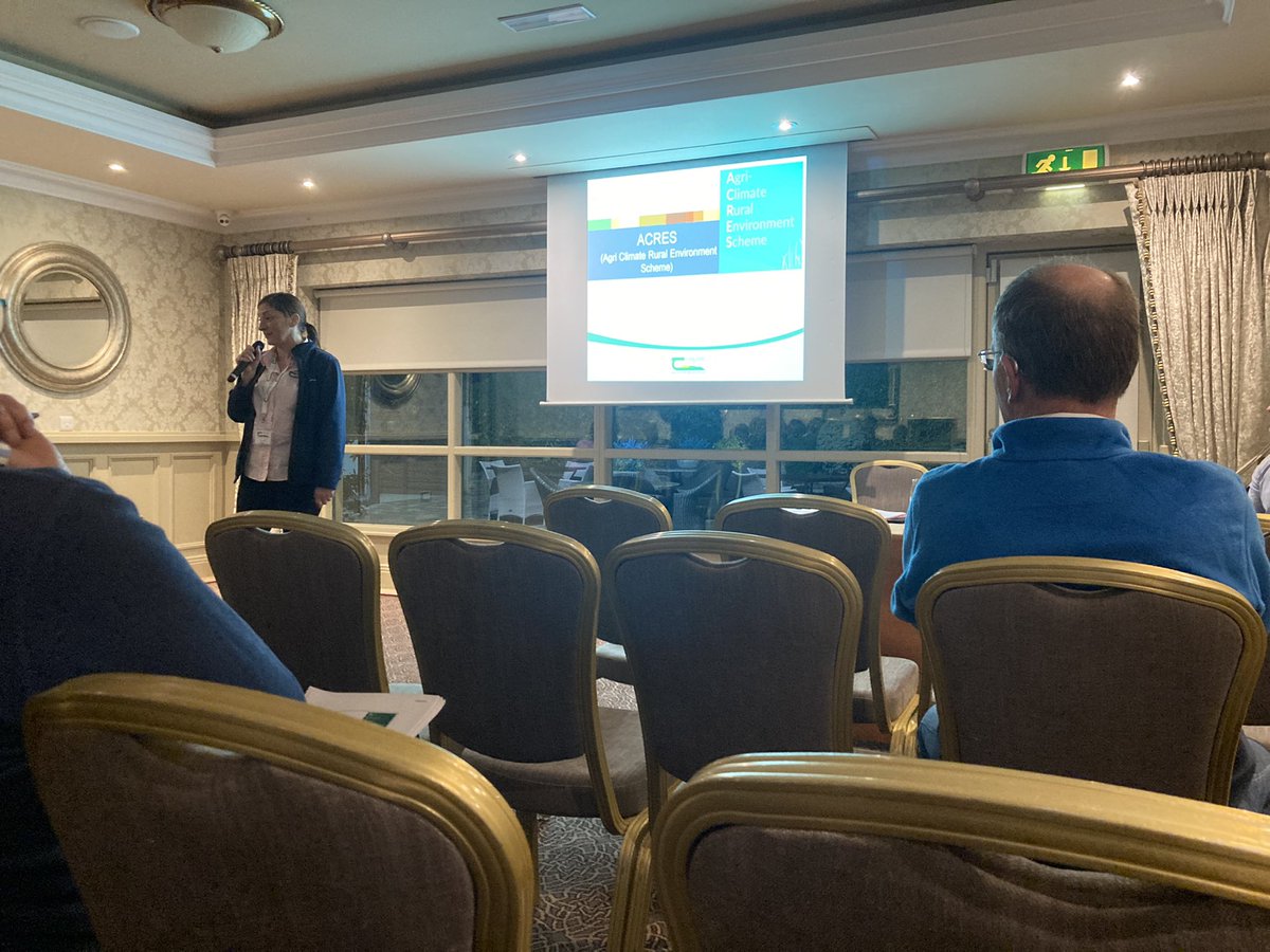 TeagascCrops's tweet photo. Good meeting last night in Athy  outlining the options for tillage farmers in the new ACRES scheme. Really need to read the details on all options before deciding which to take up. 👍 https://t.co/YGjTqRUOWX