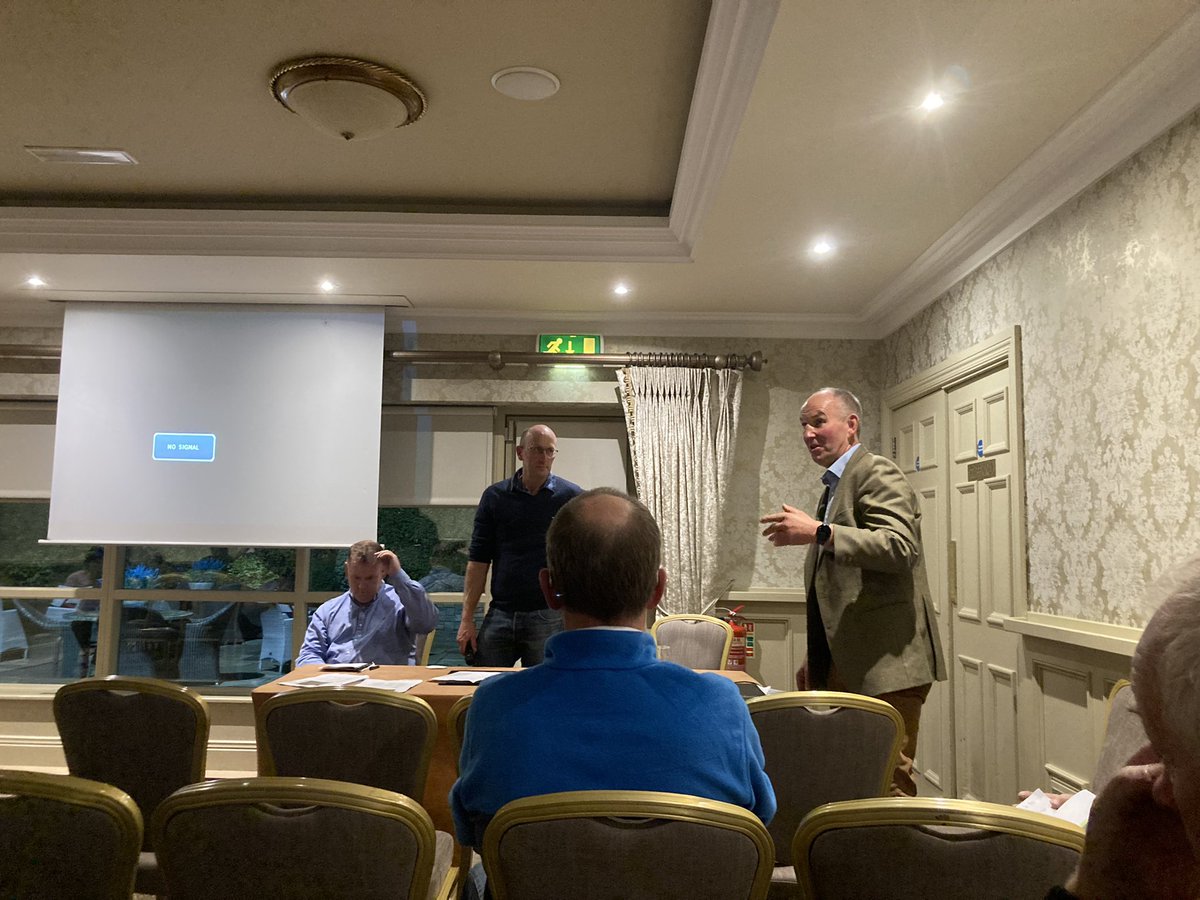 Good meeting last night in Athy  outlining the options for tillage farmers in the new ACRES scheme. Really need to read the details on all options before deciding which to take up. 👍