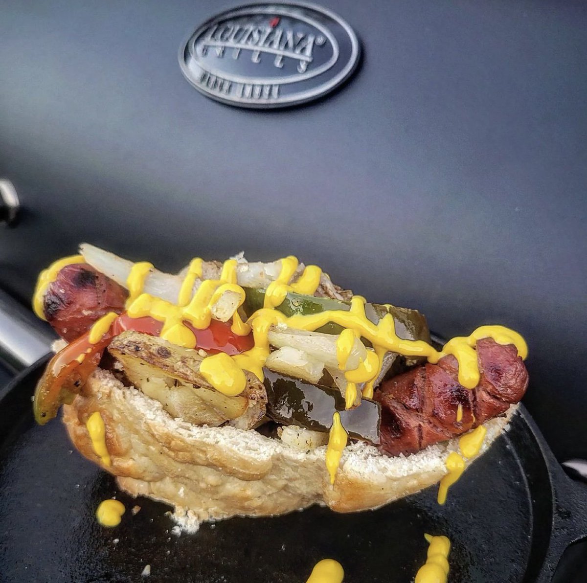 LouisianaGrills's tweet photo. This New Jersey Style Italian Hot Dog has our name written all over it. ๐ญ
That's a good-looking dog @smoke_stone_cuisine ๐ฅ
.
.
.
#louisianagrills #teamLG #LGnation #hotdog #newjersey #newjerseystyle #bbq #grilling #pellet #pelletsmoker https://t.co/vCWkwPPM4d