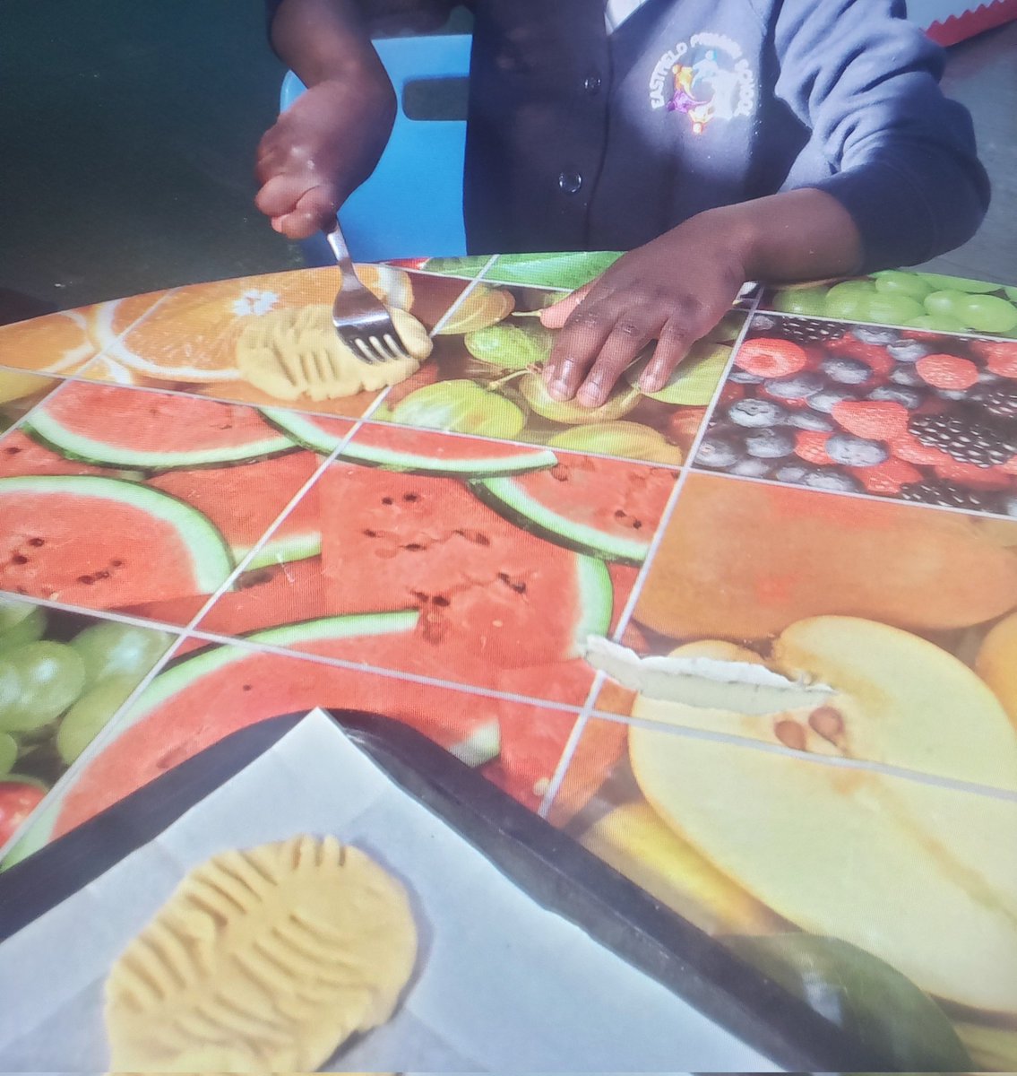 EPSMsSutherland's tweet photo. The children from Floella Nursery baked some delicious looking owls today. Our current core book 'Owl Babies'talks about missing our primary carers and the children are really enjoying it, as they can relate to the story. @Eastfield_EN3 @EPSMissMichael @hussain_roksana @Ivy_Trust https://t.co/lpGBNwZ04P