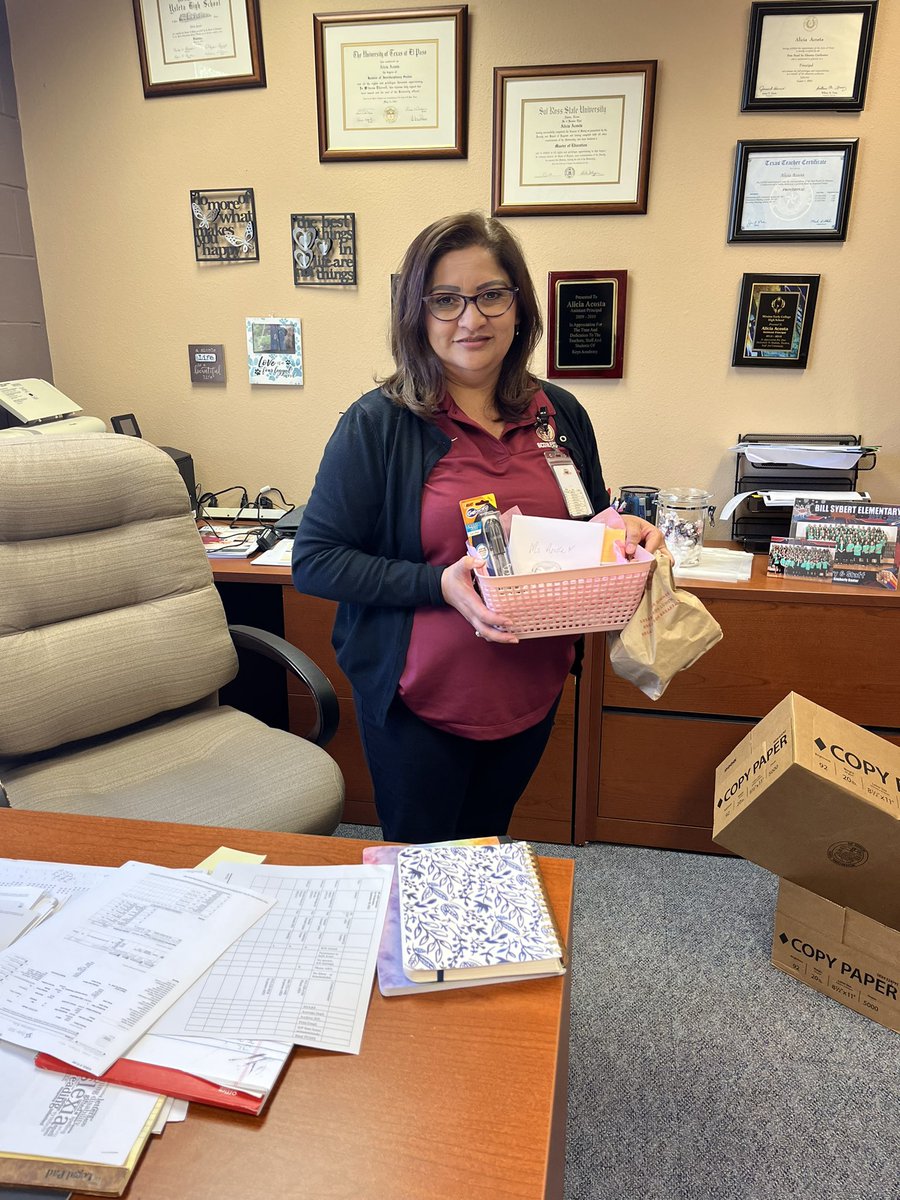 VAlvarez_TECH's tweet photo. @FabenHS_AAcosta We will miss you here at Bill Sybert . Thank you for all your Attendance resources and support! @RGomez_Tech #AttendanceMATTERS #SISD https://t.co/CY35mTafDc