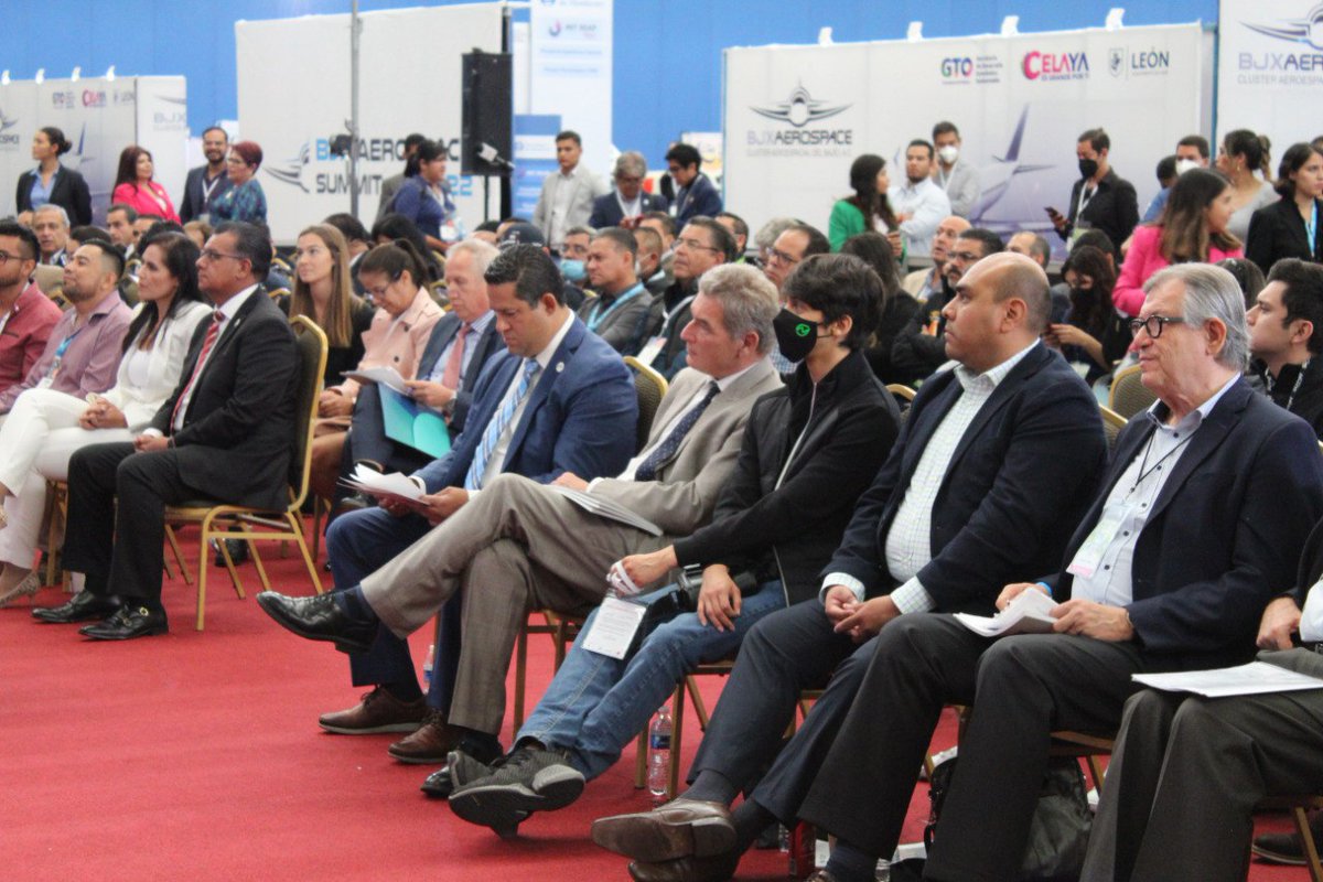 En Cumbre de Desarrollo Industrial Sostenible de la AP en el marco de la <a href="/Indtransmex/">Smart Technology Expo</a>, la #KASMéxico moderó dos paneles: 1. "Hacia un ecosistema empresarial integrado y sostenible en la AP" y 2. "Desarrollo Inclusivo de la Cumbre de Desarrollo Industrial Sostenible". 🇩🇪🤝🇲🇽