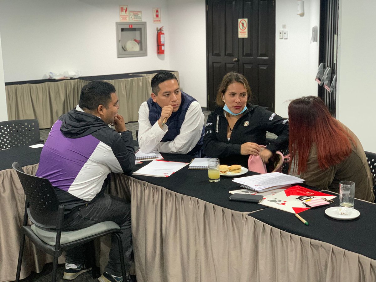 uniamericas's tweet photo. 🇵🇪Junto a nuestrxs compañerxs de @sutecaperu estamos realizando un taller de organización y fortalecimiento sindical en Lima 💪🏽 https://t.co/EcpvaZ3Tup