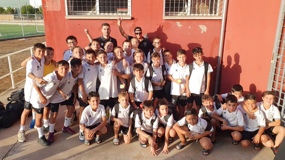 cpflecha's tweet photo. #ResultadosFlecha

✅Zafra 0-5 Alevín A
✅Alevín E 6-2 Lobón (amistoso)
❌Zafra 3-1 Benjamín A

Foto: Alevín A y Benjamín A https://t.co/eVCW6gIarx